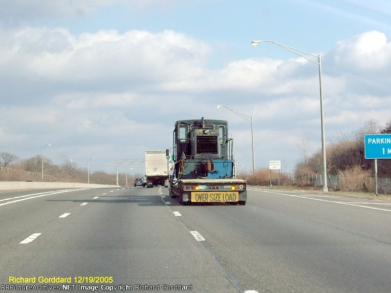 LI 399 trucking eastbound on thr Long Island Expressway 